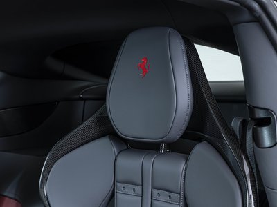 صورة 12 لـ 2025 Ferrari 12 CILINDRI