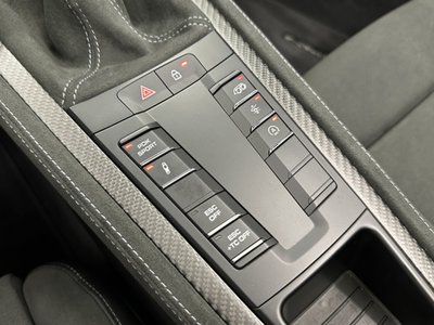 2025 Porsche 718 SPYDER photo 16