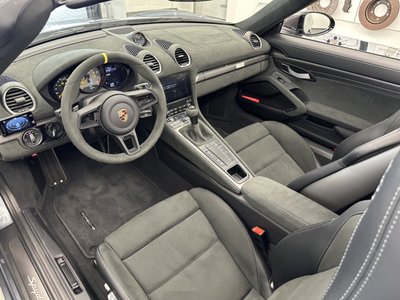 2025 Porsche 718 SPYDER photo 9