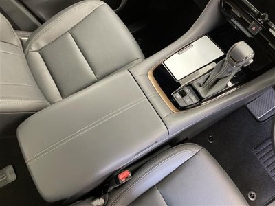 2025 Toyota ALPHARD — фото 10