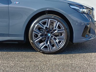 2025 BMW 5 SERIES thumbnail 19