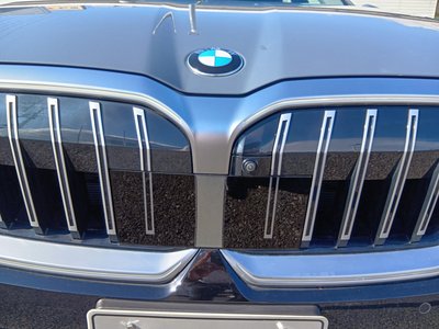 2025 BMW 5 SERIES photo 3