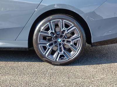 2025 BMW 5 SERIES photo 8
