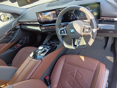2025 BMW 5 SERIES thumbnail 23