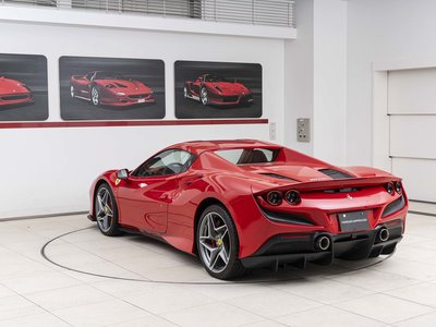2022 Ferrari F8 SPIDER — фото 11