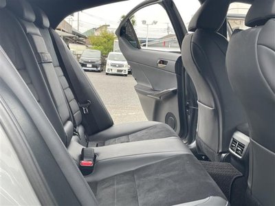 2023 Lexus IS thumbnail 18