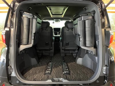 2024 Toyota ALPHARD — фото 11