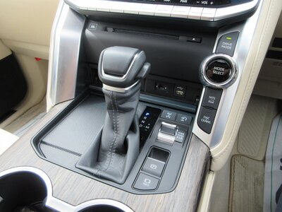 2023 Toyota LAND CRUISER 300 — фото 108