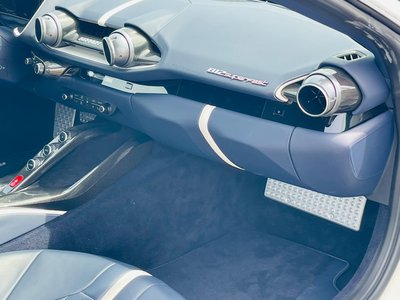 2020 Ferrari 812 SUPERFAST — миниатюра 16