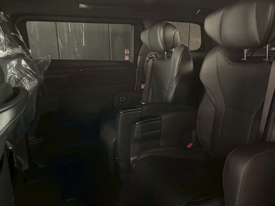 2026 Toyota ALPHARD — фото 10
