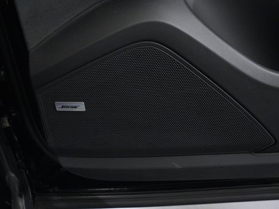 2025 Porsche CAYENNE photo 12