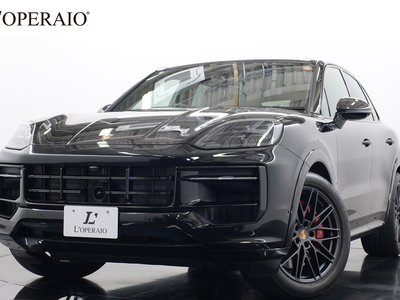 2025 Porsche CAYENNE photo 1
