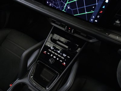 2025 Porsche CAYENNE thumbnail 62