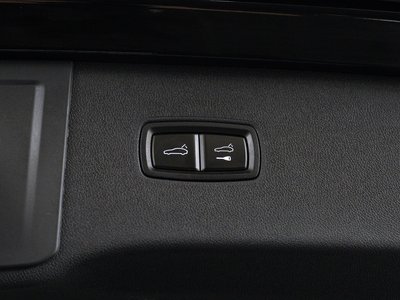 2025 Porsche CAYENNE thumbnail 31