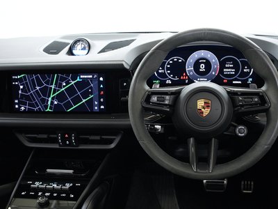 2025 Porsche CAYENNE thumbnail 47