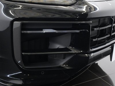 2025 Porsche CAYENNE thumbnail 26