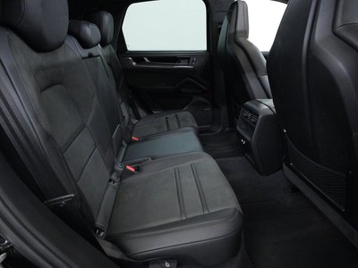 2025 Porsche CAYENNE thumbnail 45