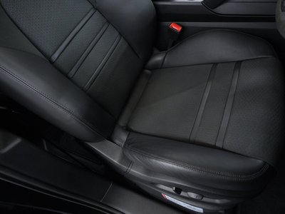 2025 Porsche CAYENNE photo 7