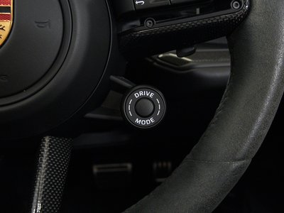 2025 Porsche CAYENNE thumbnail 49