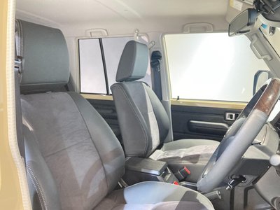 2024 Toyota LAND CRUISER 70 thumbnail 30