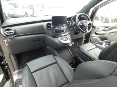 2023 Mercedes-BENZ V-CLASS — миниатюра 4