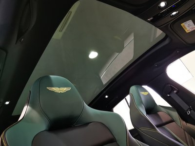 2026 Aston Martin DBX — миниатюра 12