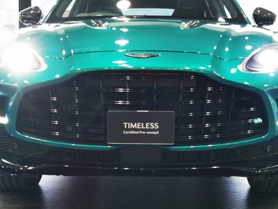 2026 Aston Martin DBX — миниатюра 8