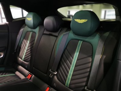 2026 Aston Martin DBX — миниатюра 33