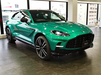 2026 Aston Martin DBX — миниатюра 16