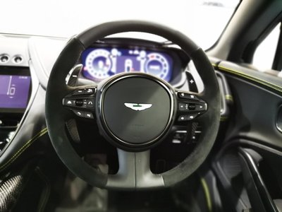 2026 Aston Martin DBX — миниатюра 29