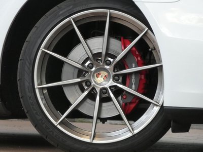 2017 Porsche PANAMERA photo 6