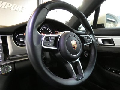 2017 Porsche PANAMERA photo 8