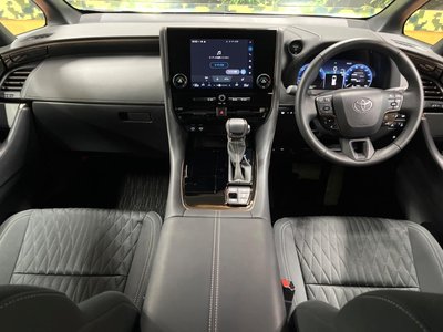2025 Toyota ALPHARD — фото 2