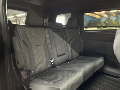 2025 Toyota ALPHARD — фото 9