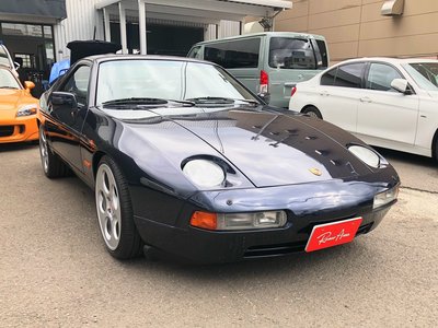 1990 Porsche 928 photo 2