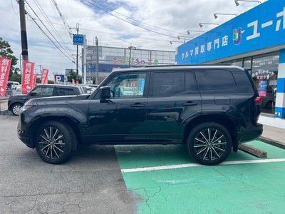 2025 Lexus GX photo 17