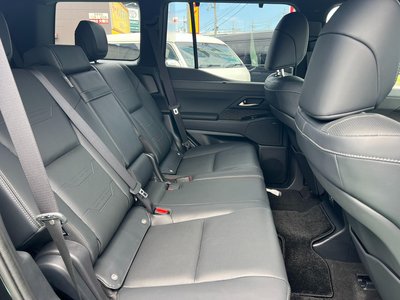 2025 Lexus GX photo 31