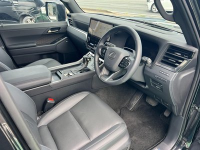 2025 Lexus GX photo 27