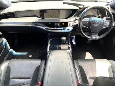 صورة مصغرة 2 لـ 2018 Lexus LS