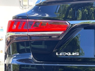 صورة مصغرة 30 لـ 2018 Lexus LS