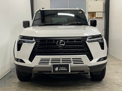 2025 Lexus GX photo 3