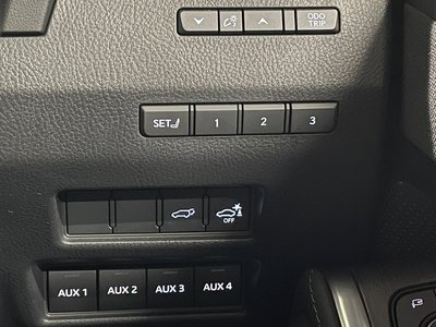 2025 Lexus GX thumbnail 31