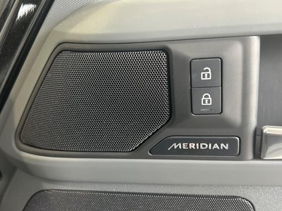2025 LAND Rover DEFENDER — миниатюра 13