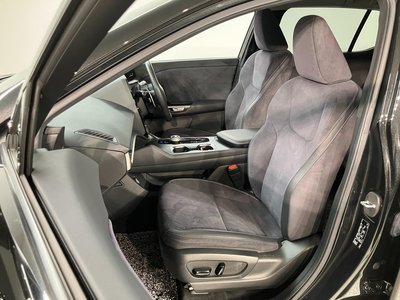 صورة 8 لـ 2023 Lexus RZ