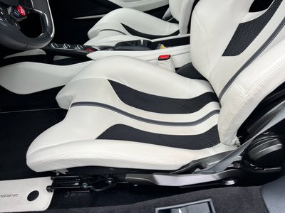 صورة 34 لـ 2021 Ferrari F8 SPIDER