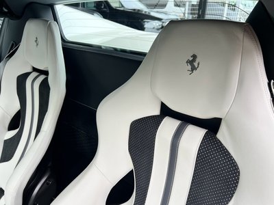 صورة 36 لـ 2021 Ferrari F8 SPIDER