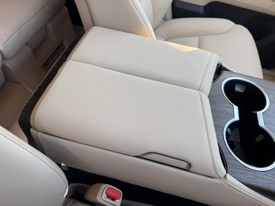 صورة 62 لـ 2025 Toyota LAND CRUISER 300