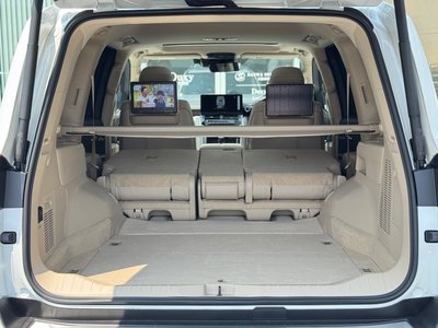 صورة 78 لـ 2025 Toyota LAND CRUISER 300