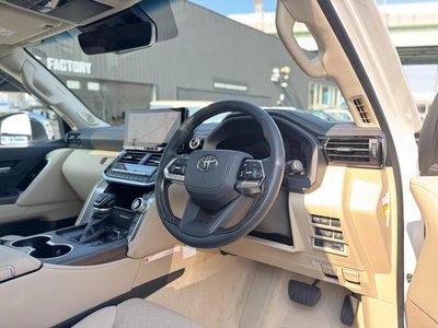 صورة 43 لـ 2025 Toyota LAND CRUISER 300