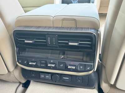 صورة 49 لـ 2025 Toyota LAND CRUISER 300